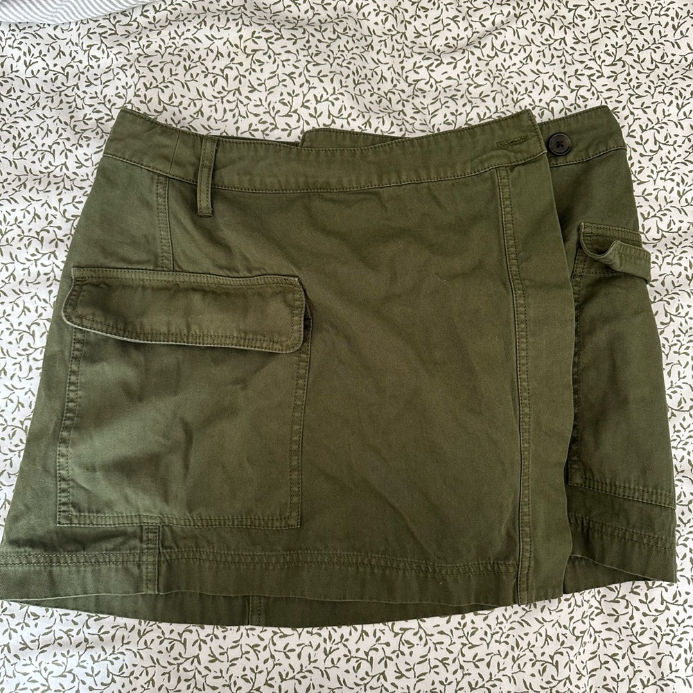Universal Thread Khaki Green Skirt